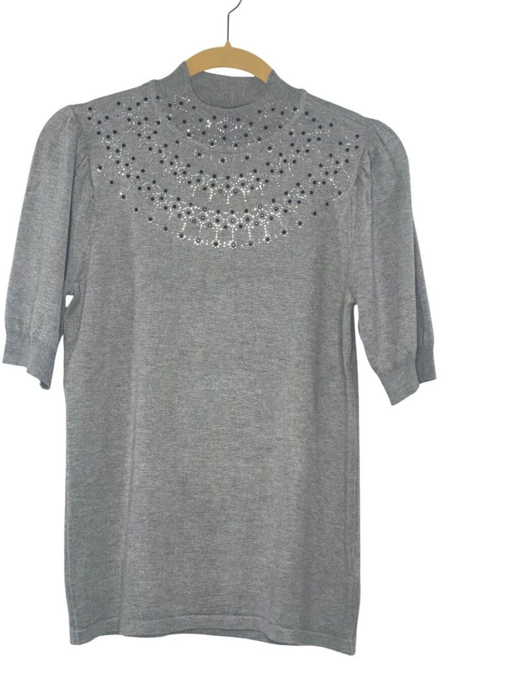 Stylish Seven Manor Women's M Gray Embellished Sweater Work Wear After 5